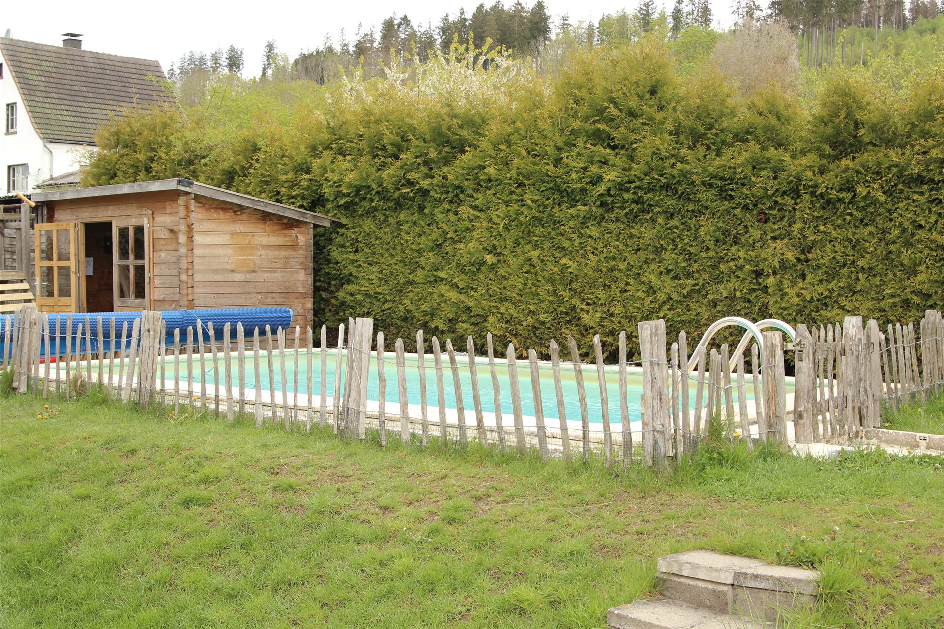 Pool & Gartenhaus