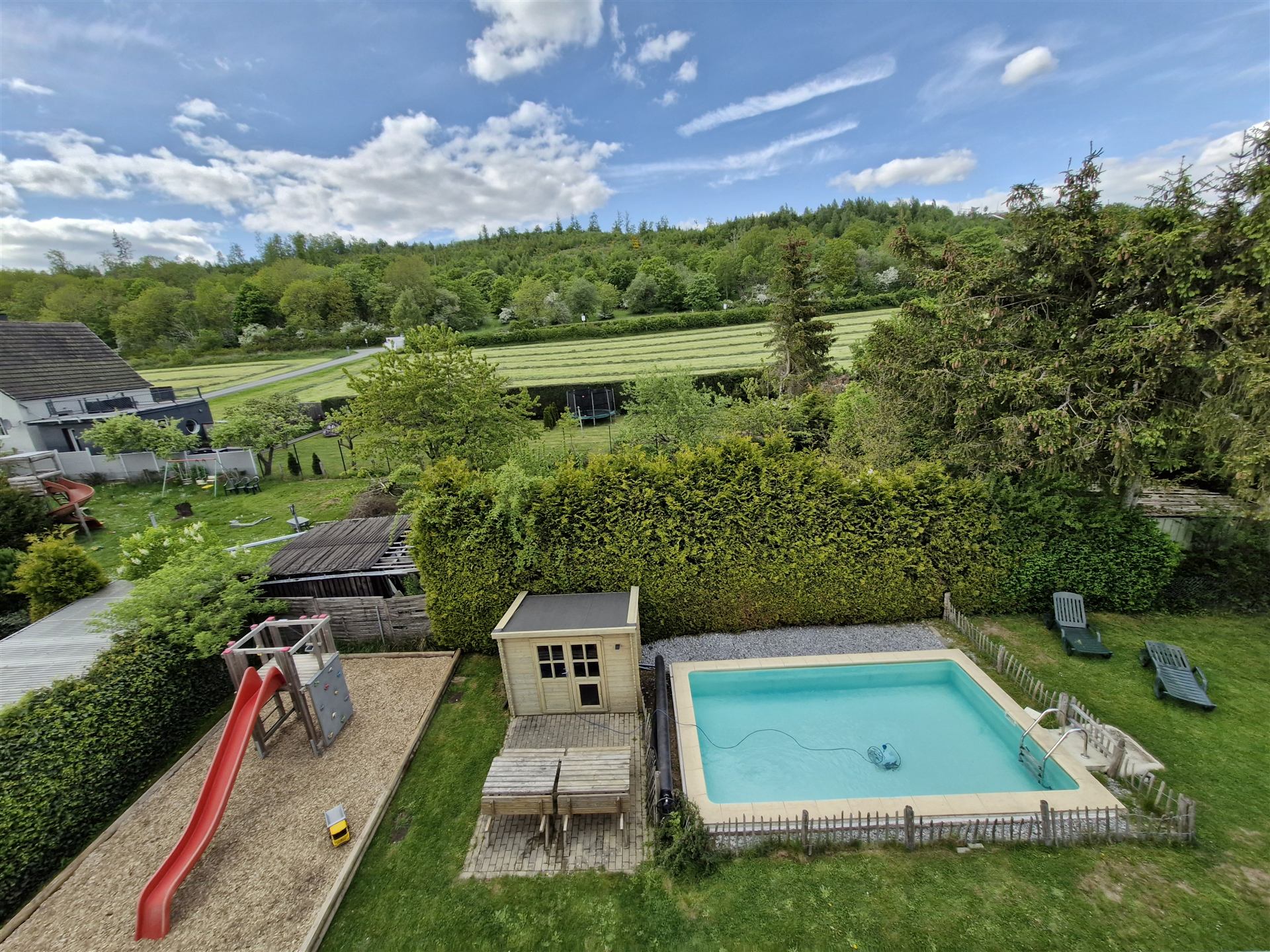 Blick zum Pool